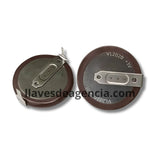 Detalle de batería recargable LIR2020 mostrando terminales soldables paralelas a 180 grados contacto en línea para llave Mini Cooper