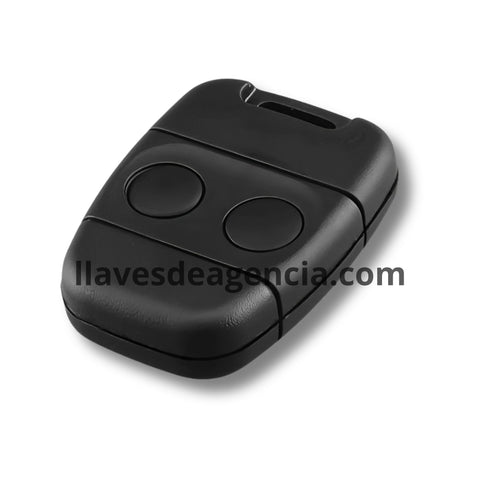 Detalle de carcasa llave presencia Land Rover 2 botones mostrando membrana impermeable protectora en el cierre contra agua mojadas y caídas