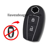 Detalle de funda protectora silicona para llave presencia Suzuki mostrando material antiderrapante negro resistente a caídas golpes y agua
