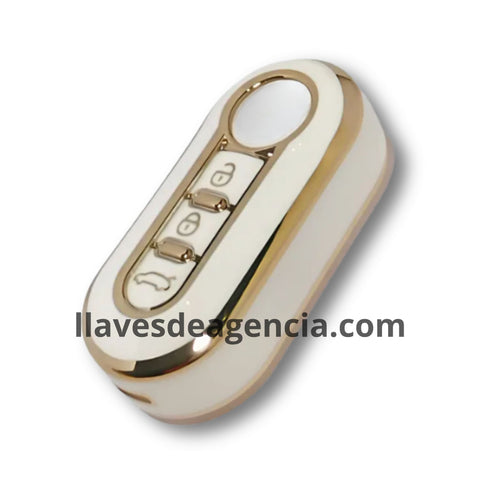 Detalle de funda protectora TPU para llave presencia Alfa Romeo mostrando acabado suave al tacto resistente al agua y protección contra caídas arañazos